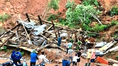 In Tuyen Quang wurde ein Haus durch einen Erdrutsch verschüttet.