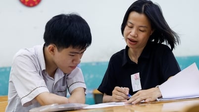 Cảm động học trò cụt tứ chi muốn tự cầm bút viết nên cuộc đời mình