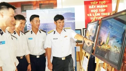Exposición fotográfica coorganizada por la Academia Naval