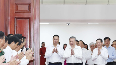 [រូបថត] អគ្គលេខាបក្ស To Lam ធ្វើការជាមួយគណៈកម្មាធិការអចិន្ត្រៃយ៍ខេត្ត Quang Binh និងគណៈកម្មាធិការបក្សខេត្ត Quang Tri