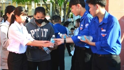 Vạn Ninh tổ chức 4 đội thanh niên tình nguyện “Tiếp sức mùa thi”