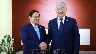 Thủ tướng Phạm Minh Chính gặp Thủ tướng Kyrgyzstan
