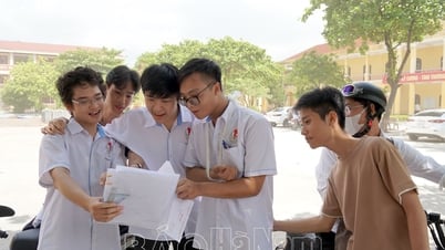 Đề thi Ngữ văn Kỳ thi tốt nghiệp THPT 2025, gợi suy tư sâu sắc về tình yêu quê hương, đất nước