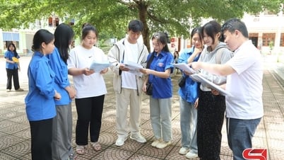 Tiếp sức sĩ tử trong kỳ thi tốt nghiệp THPT