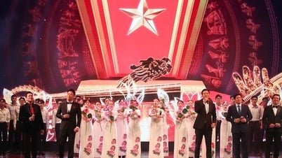 Rực rỡ "Ánh sáng và niềm tin"- chương trình nghệ thuật đặc biệt chào mừng Đại hội đại biểu Đảng bộ Bộ VHTTDL nhiệm kỳ 2025–2030