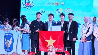 Die strahlende Reise zweier Schüler der Nguyen Tat Thanh Secondary and High School – Ha Nam auf dem Weg der wissenschaftlichen und technologischen Forschung