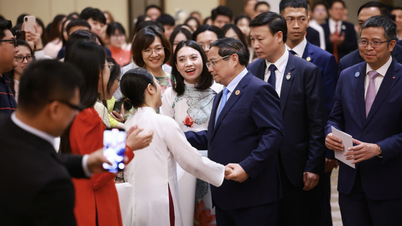 Prime Minister Pham Minh Chinh meets with the Vietnamese community in China