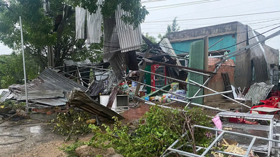 Mưa lớn kèm gió lốc làm hư hại 38 nhà dân