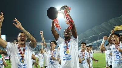 Xuân Son và CLB Nam Định làm điều chưa từng có ở mùa giải 2025/26