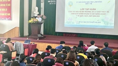 Tập huấn công tác bảo vệ môi trường, xây dựng cơ sở y tế xanh, sạch, đẹp