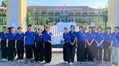 Hơn 1.300 tình nguyện viên tham gia "Tiếp sức mùa thi"