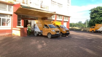 Ha Tinh Provincial Post Office ensures safe transportation of 2025 National High School Exam papers
