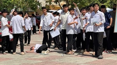 طالبة أغمي عليها في وسط ساحة المدرسة بعد امتحان الثانوية العامة 2025 في قسم الأدب