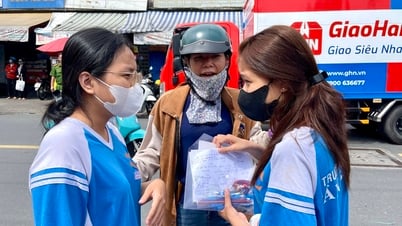 Thi tốt nghiệp THPT 2025: Thí sinh mừng rỡ vì 'trúng tủ' đề văn