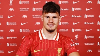 Liverpool ប្រកាស​ជ្រើសរើស​បុគ្គលិក​ថ្មី​ដ៏​អស្ចារ្យ​ចំណាយ​ ២០០ លាន​ផោន​លើ​ការ​ផ្ទេរ