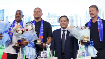 Y học thể thao đỉnh cao Bệnh viện Tâm Anh gây ấn tượng mạnh với các huyền thoại Manchester Reds