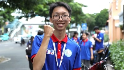 นักศึกษาชายจากมหาวิทยาลัยแพทย์และเภสัชนครโฮจิมินห์แบ่งปันกลยุทธ์ก่อนวันสอบปลายภาค