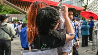 Male student burst into tears in front of school gate after high school graduation math exam