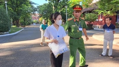 Nữ thí sinh nhầm trường trước giờ vào thi môn ngữ văn