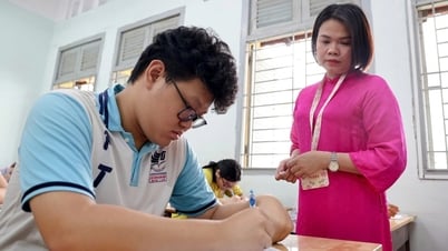 This afternoon, millions of candidates took the math exam for the 2025 high school graduation exam.