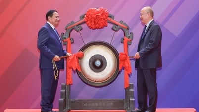 Thủ tướng thăm sàn chứng khoán lớn nhất châu Á, tìm hiểu kinh nghiệm phát triển trung tâm tài chính Thượng Hải