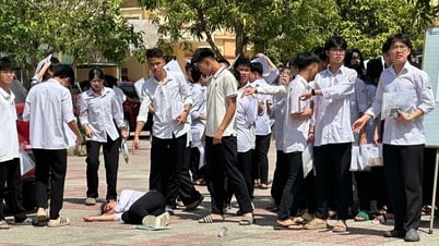 بعد انتهاء امتحان الثانوية العامة في الأدب، أغمي على طالبة في وسط ساحة المدرسة