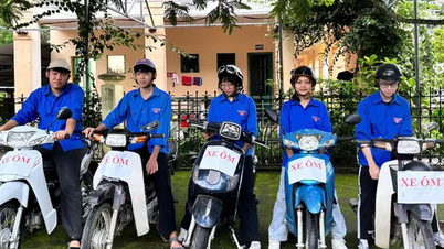 Xe ôm thanh niên Điện Biên, Sơn La đưa đón thí sinh thi tốt nghiệp THPT 2025