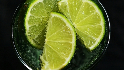 5 natural drinks to help dissolve kidney stones