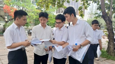 NGÀY THI ĐẦU TIÊN KỲ THI TỐT NGHIỆP THPT NĂM 2025: Đề thi Ngữ văn thời sự, đề thi Toán khó