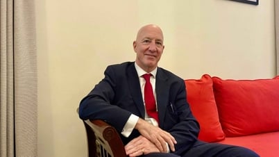 العلاقات الفيتنامية البريطانية: مُخَمَّرة بالويسكي، مُنكّهة بالمأكولات، ومنتشرة من خلال التبادلات بين الشعبين