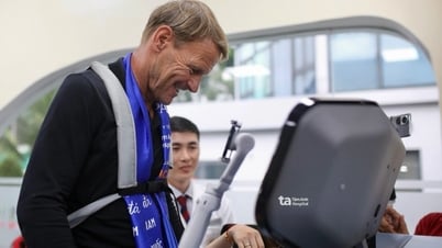 Legende der Manchester Reds erlebt Technologie zur Genesung nach Verletzungen im Tam Anh Hospital