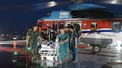 Un pêcheur avec un organe rompu en mer, transporté sur le continent pour un traitement d'urgence par hélicoptère