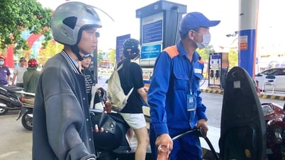 Giá xăng RON 95 tăng lần thứ 5 liên tiếp