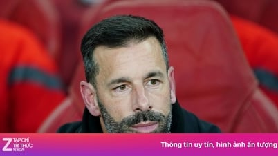 Van Nistelrooy là nạn nhân của sự hỗn loạn ở Leicester