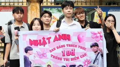 เมื่อถึงช่วงสุดท้ายของการสอบปลายภาค ผู้เข้าสอบก็กล่าวคำอำลาฤดูกาลแห่งการสอบอันแสนซาบซึ้ง
