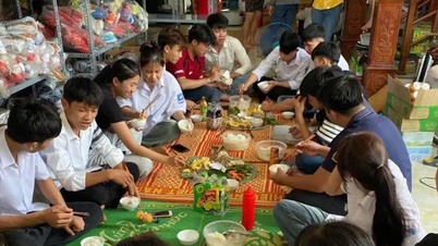 Cơm trưa, chỗ nghỉ miễn phí: Nghĩa tình mùa thi từ vợ chồng vùng núi