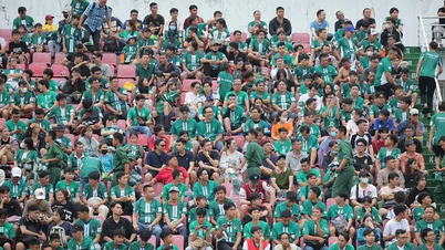 Secara langsung SHB Da Nang lwn Binh Phuoc 0-0 (Separuh masa): Bui Tien Dung melakukan penyelamatan yang sangat baik.