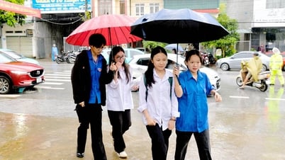 Candidates complete the optional exam for the 2025 high school graduation exam