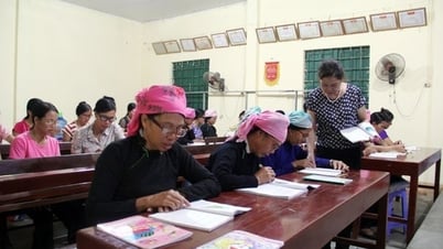 UBND cấp xã quyết định bố trí giáo viên làm việc tại trung tâm học tập cộng đồng