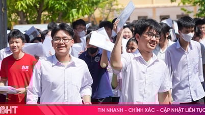 Les candidats de Ha Tinh qui passent l'examen du programme d'enseignement général 2018 réussissent l'examen de fin d'études secondaires