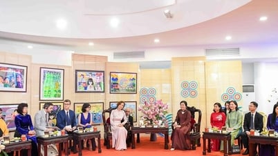 Phu nhân Tổng Bí thư Ngô Phương Ly và Tổng Giám đốc UNESCO Audrey Azoulay dự Triển lãm “Chúng tôi CÓ THỂ”