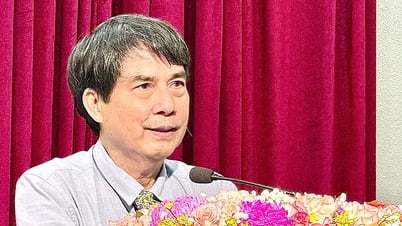 Literature and Arts of Hanoi - Hue - Ho Chi Minh City: 50 years of proud heroic epic