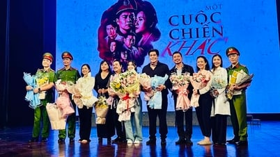 Lâm Vỹ Dạ, Minh Luân tạo ấn tượng manhj tại Hà Nội với vở "Một cuộc chiến khác"