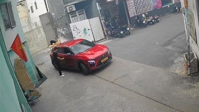 Một học sinh lớp 10 ở TP Hồ Chí Minh mất liên lạc sau khi lên xe taxi từ 22/6