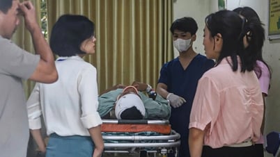 Un estudiante tuvo un accidente después de un examen de matemáticas, pero aun así fue al examen en camilla esta mañana.