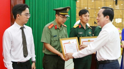 The Provincial Party Standing Committee commended and rewarded 142 outstanding young party members.