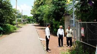 Dieu Cu, l'ancien du village, s'est consacré à maintenir la paix dans le village.