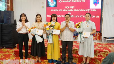 La Asociación de Periodistas de la Provincia de Ben Tre se reúne para celebrar los 100 años del Día de la Prensa Revolucionaria de Vietnam