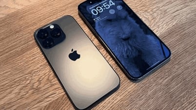 なぜ携帯電話をテーブルの上に伏せて置くべきなのか？思いもよらなかったメリット