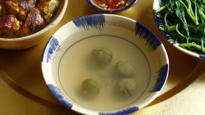 Canh rau muống dầm sấu